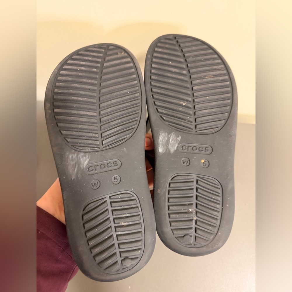 Women’s Crocs Travel Getaway Platform Flip-Flops - Picture 3 of 3